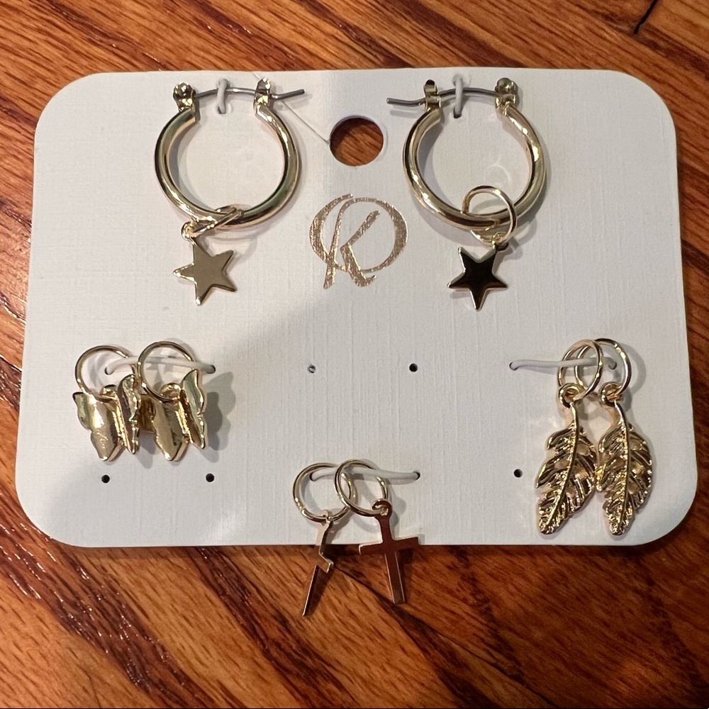 Gold Costume Jewlery Earrings Set